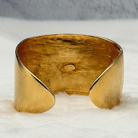 Vintage Signed Kenneth Lane Matte Gold Wide Hinged Cuff Bracelet KJL 1.5”x 6.5” - Picture 5 of 16